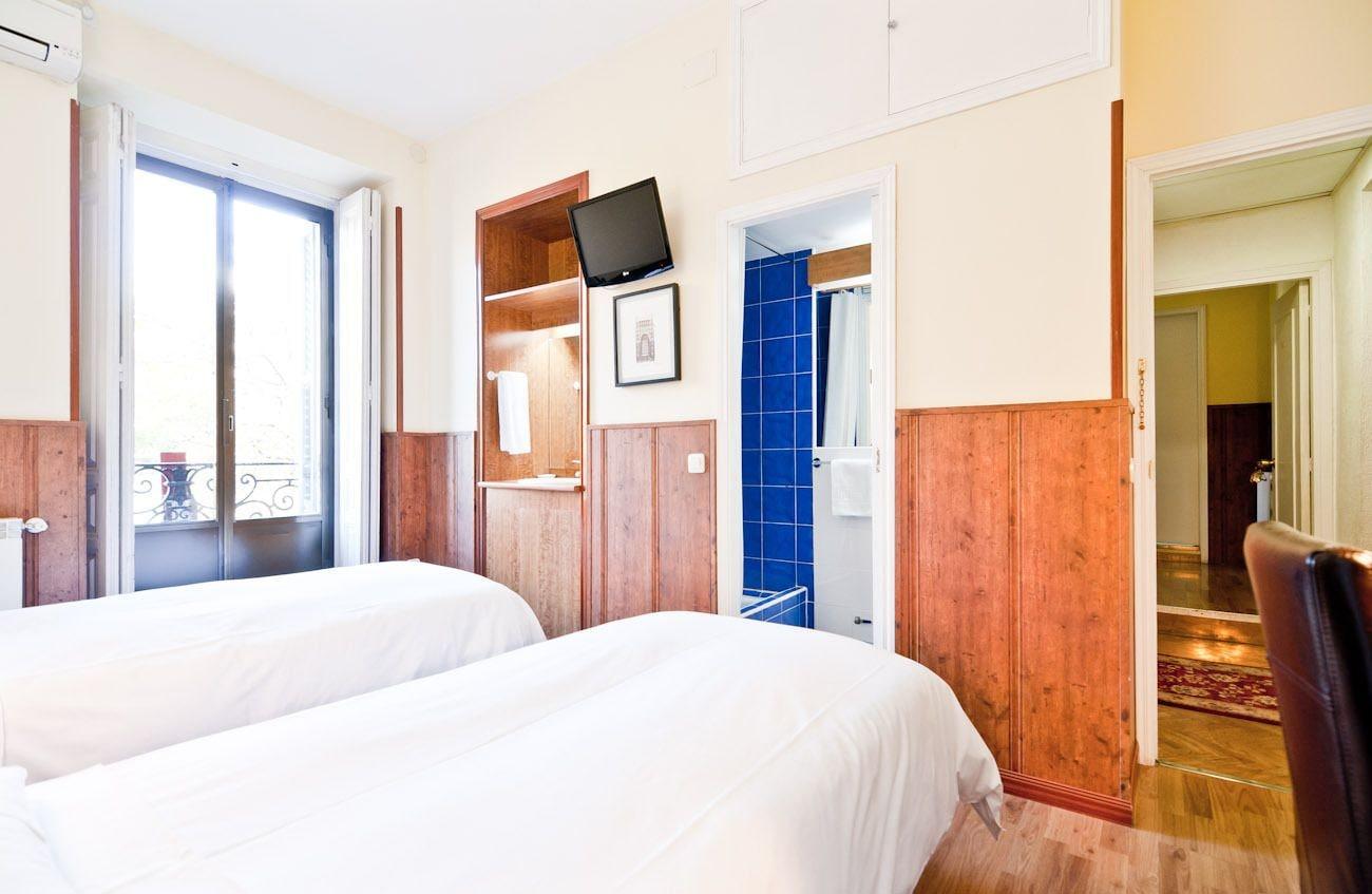 Hostal Asuncion Мадрид Екстериор снимка