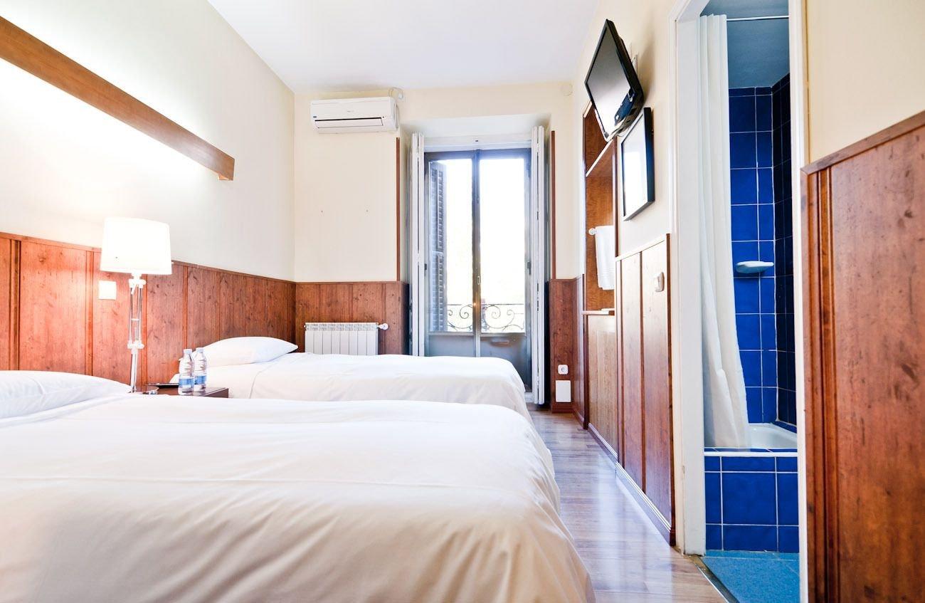 Hostal Asuncion Мадрид Екстериор снимка