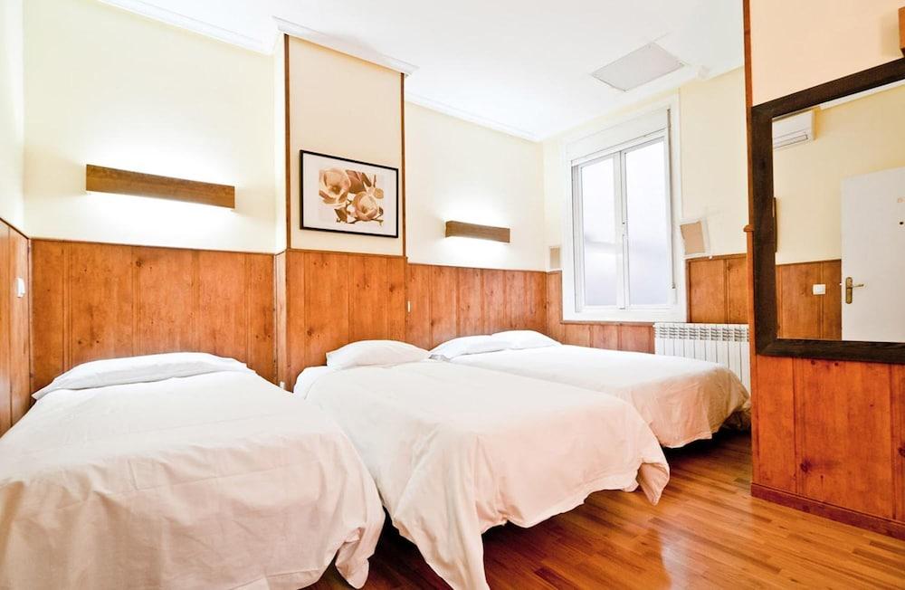 Hostal Asuncion Мадрид Екстериор снимка