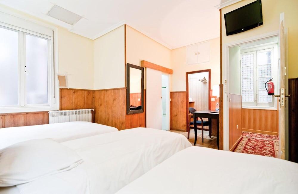 Hostal Asuncion Мадрид Екстериор снимка