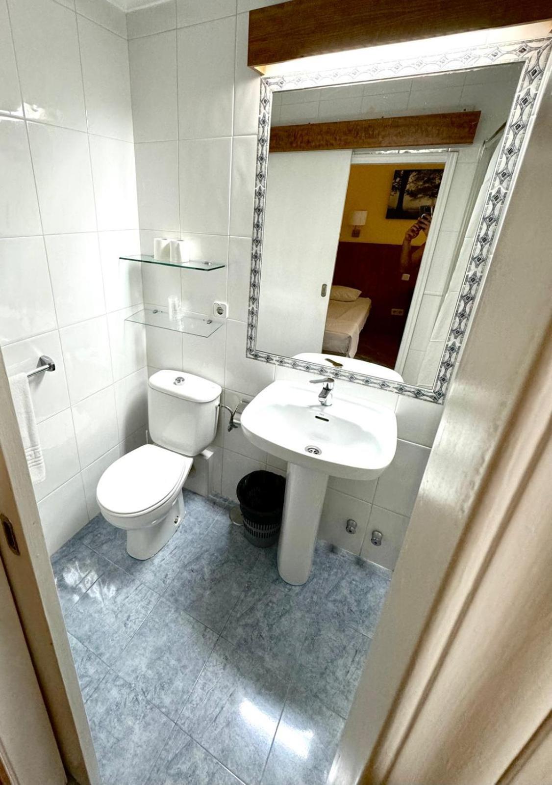 Hostal Asuncion Мадрид Екстериор снимка