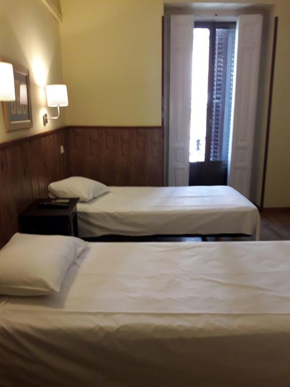 Hostal Asuncion Мадрид Екстериор снимка