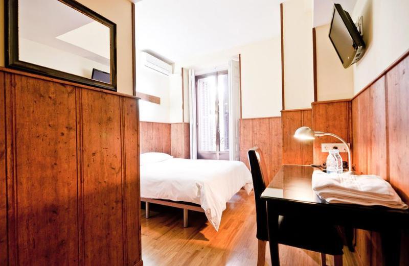 Hostal Asuncion Мадрид Екстериор снимка