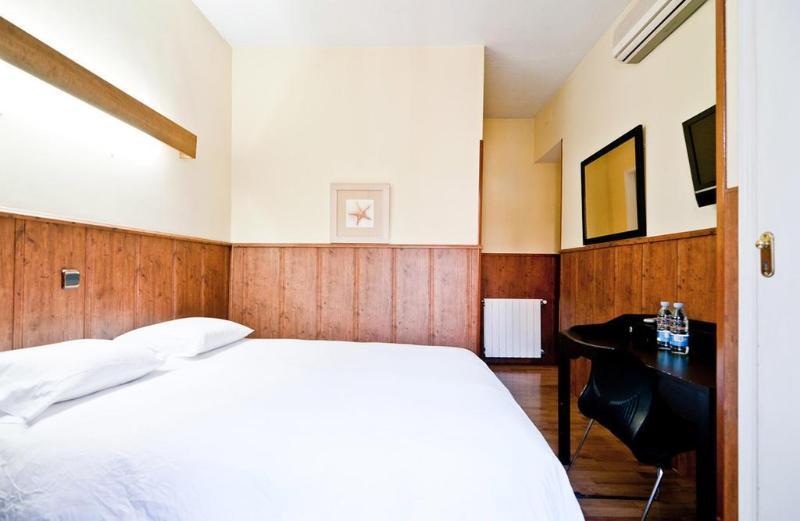 Hostal Asuncion Мадрид Екстериор снимка
