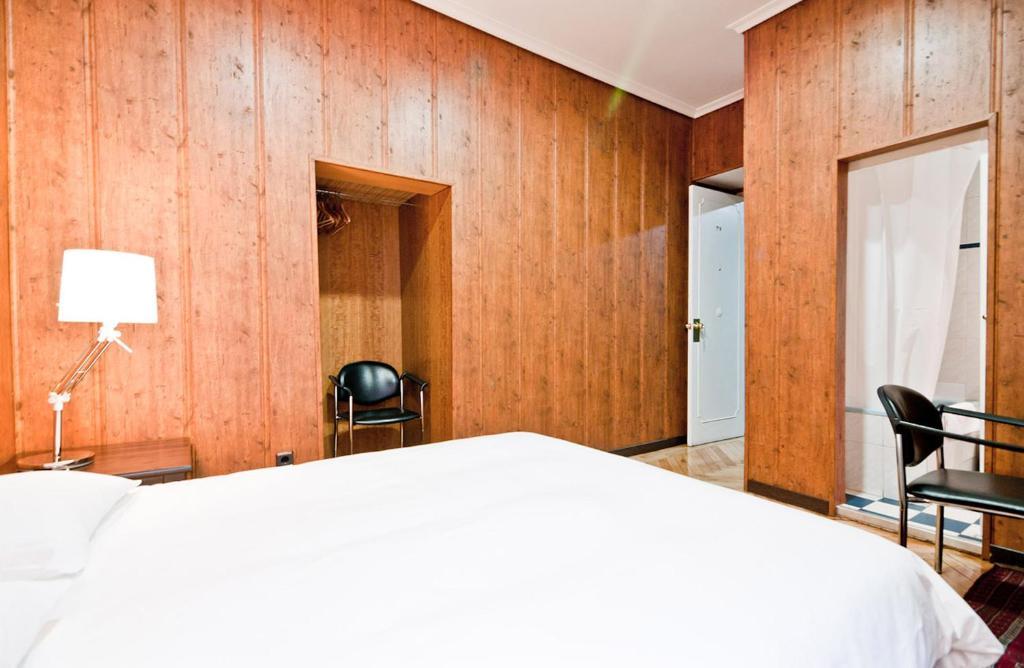 Hostal Asuncion Мадрид Екстериор снимка
