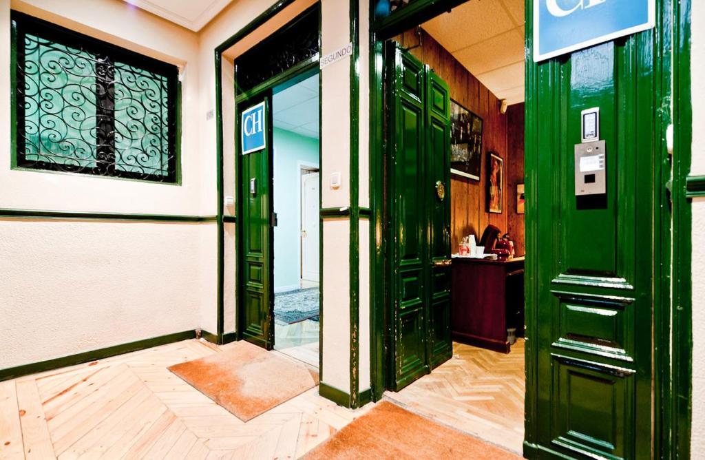 Hostal Asuncion Мадрид Екстериор снимка