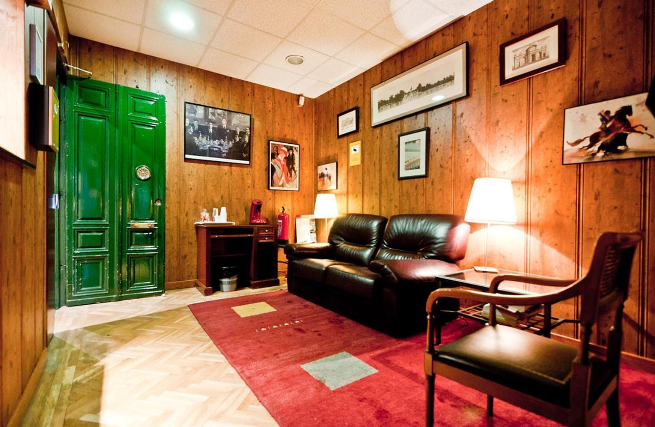 Hostal Asuncion Мадрид Екстериор снимка
