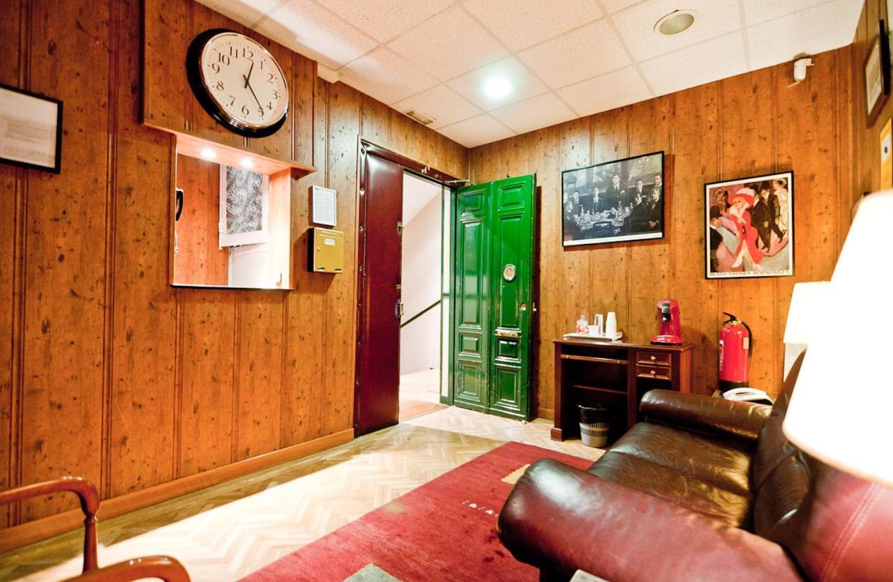 Hostal Asuncion Мадрид Екстериор снимка